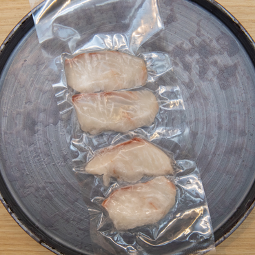 Exquisite Sashimi Platter for 2 (6 types Sashimi - Parrotfish, Flounder, Amberjack, Octopus, Squid & Ikageso)