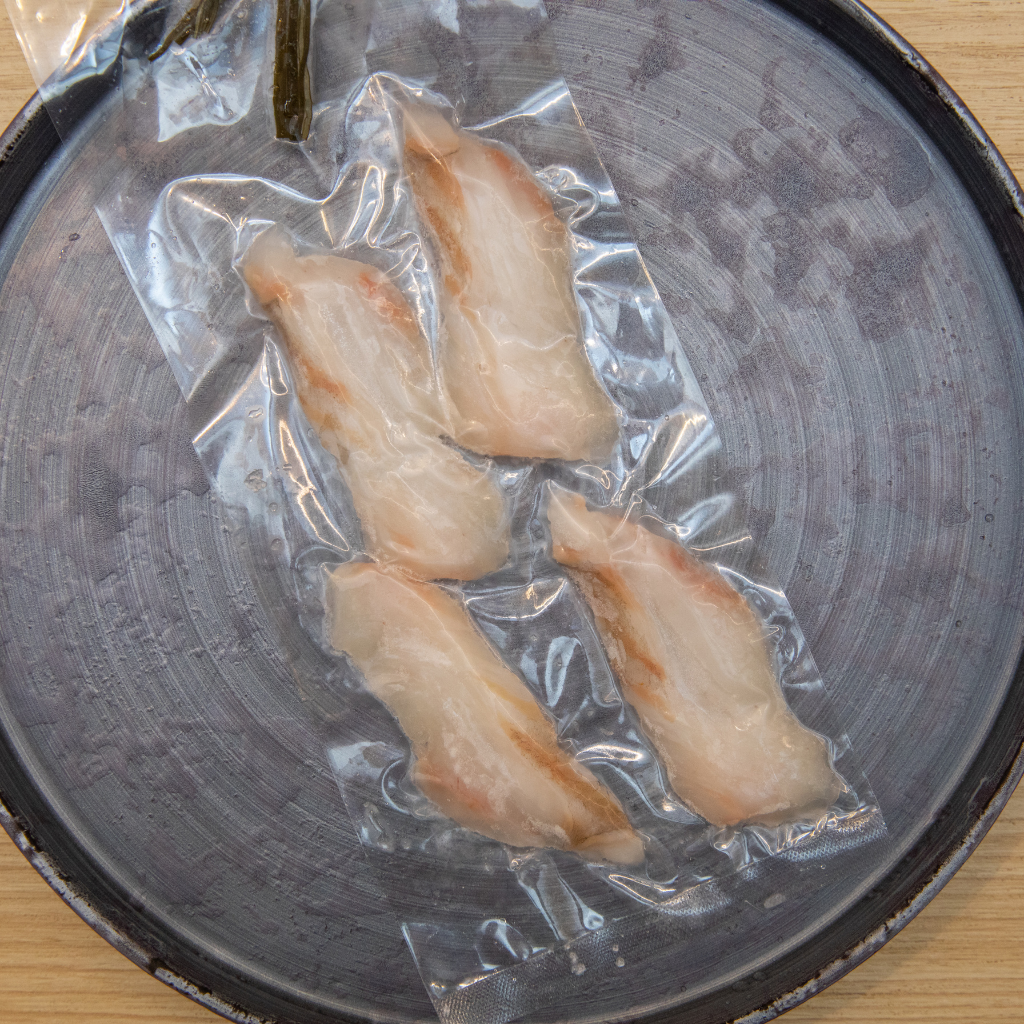 Exquisite Sashimi Platter for 2 (6 types Sashimi - Parrotfish, Flounder, Amberjack, Octopus, Squid & Ikageso)